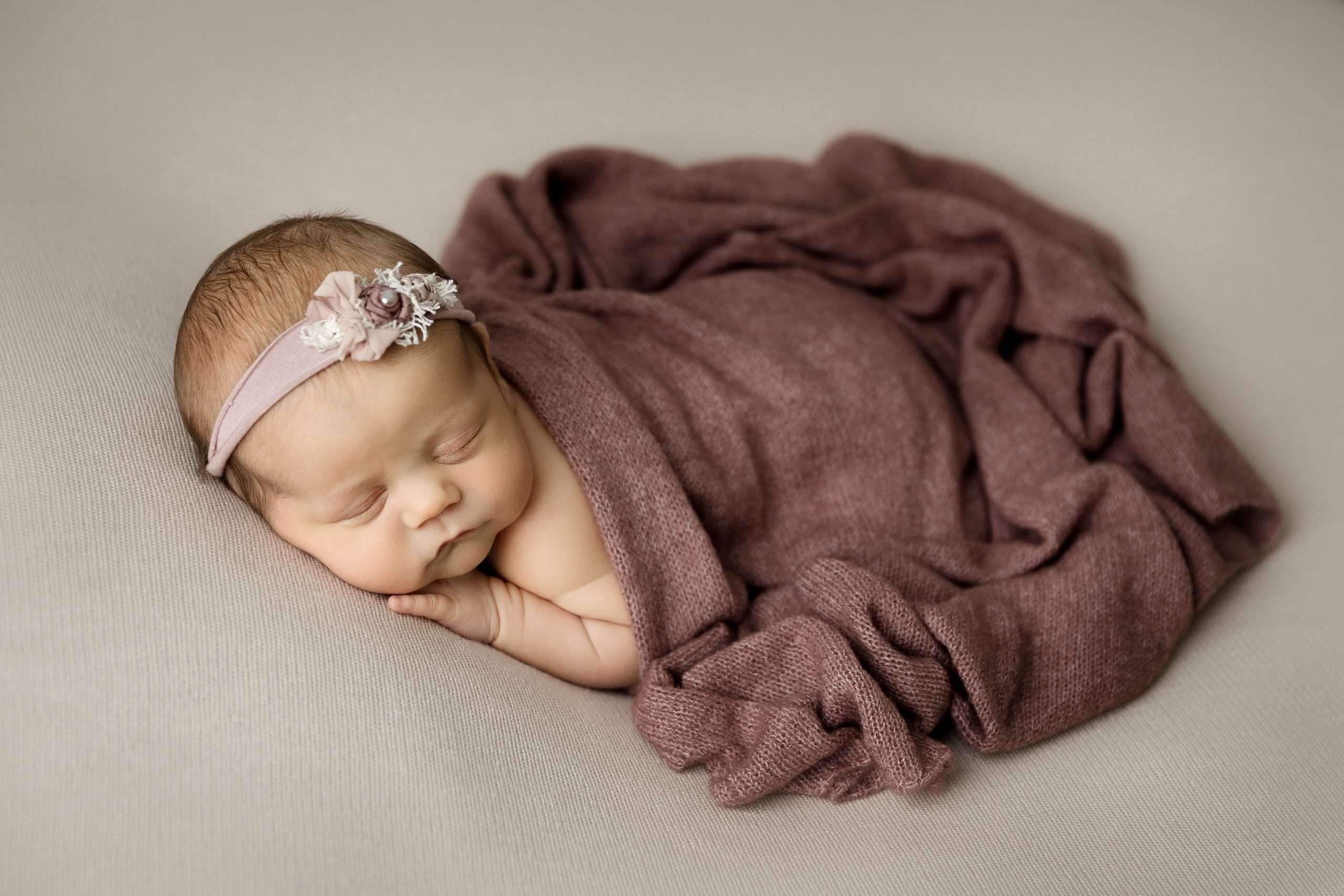 newborn photographer in minneapolis, mn